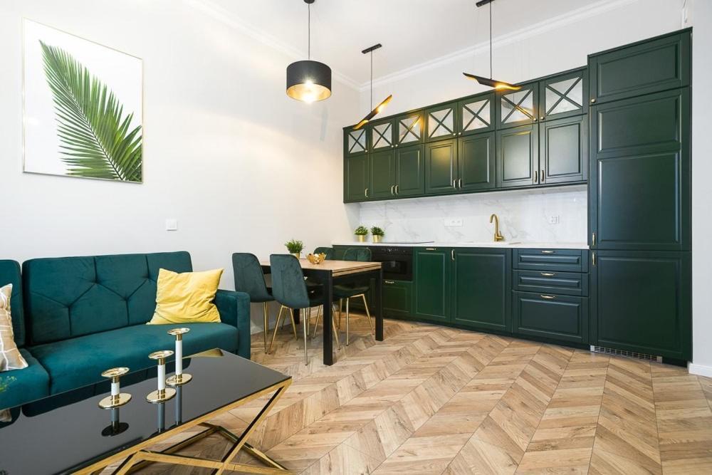 Glamorous Apartment Old Town Cracow คราคูฟ ภายนอก รูปภาพ