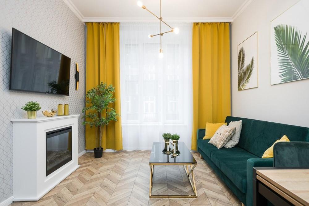 Glamorous Apartment Old Town Cracow คราคูฟ ภายนอก รูปภาพ
