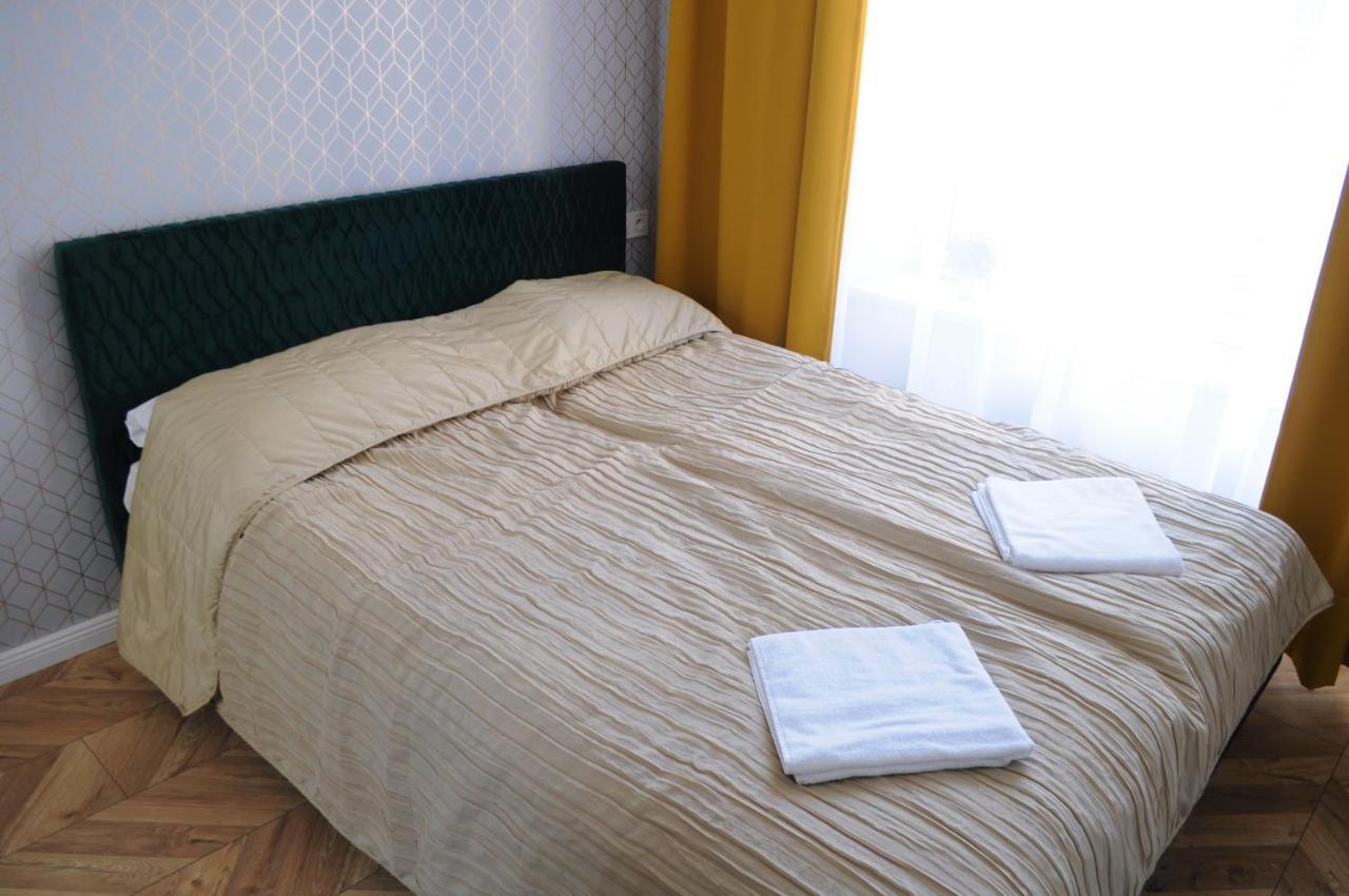 Glamorous Apartment Old Town Cracow คราคูฟ ภายนอก รูปภาพ