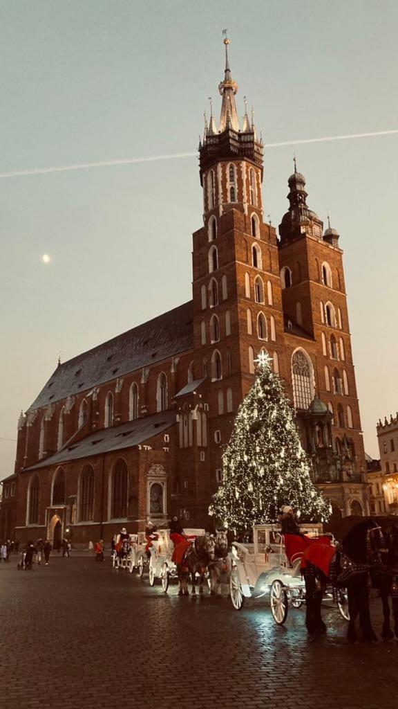 Glamorous Apartment Old Town Cracow คราคูฟ ภายนอก รูปภาพ